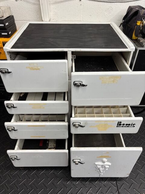 Bowie-box-3